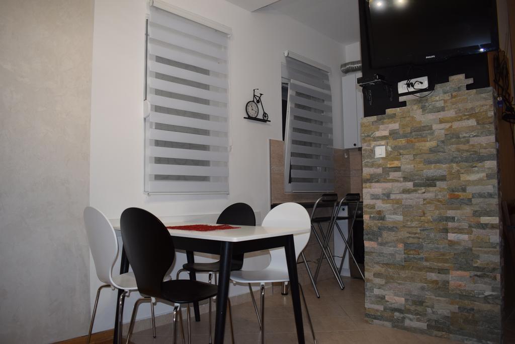 Apartment Fini Tivat Extérieur photo