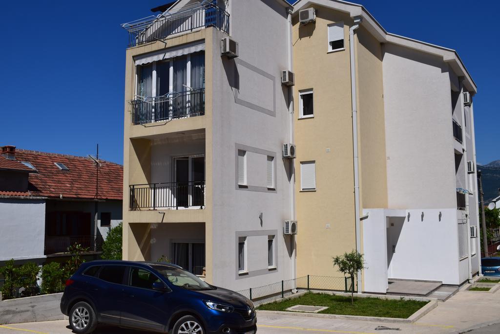 Apartment Fini Tivat Extérieur photo